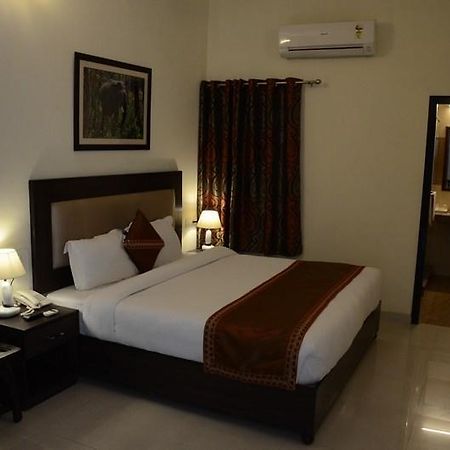 Chitra Grand Hotel Haridwār Buitenkant foto